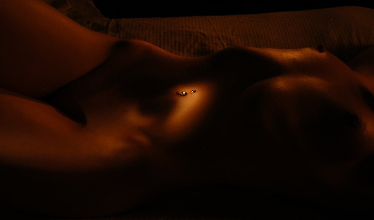 Auskarai intymiose vietose – ne tik seksualu, bet ir gana pavojinga: kaip išvengti įvairių komplikacijų?